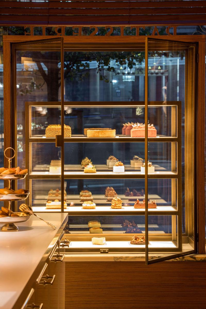 Patisserie before check-in