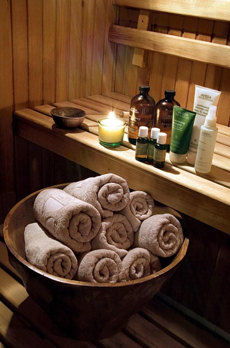 Spa before the crowd