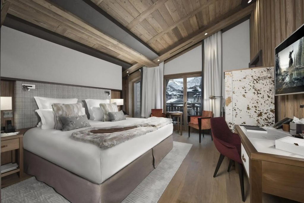 Deluxe King Suite