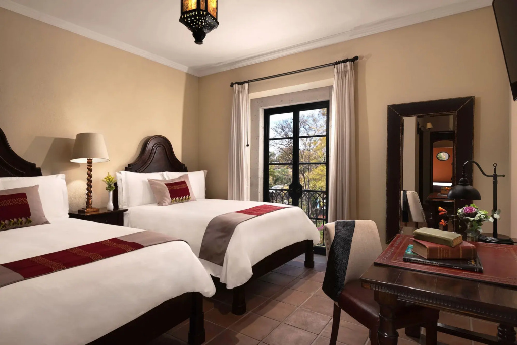 Colonial Rooftop Double Suite