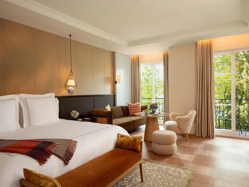 Premier Double Suite (Lake View)