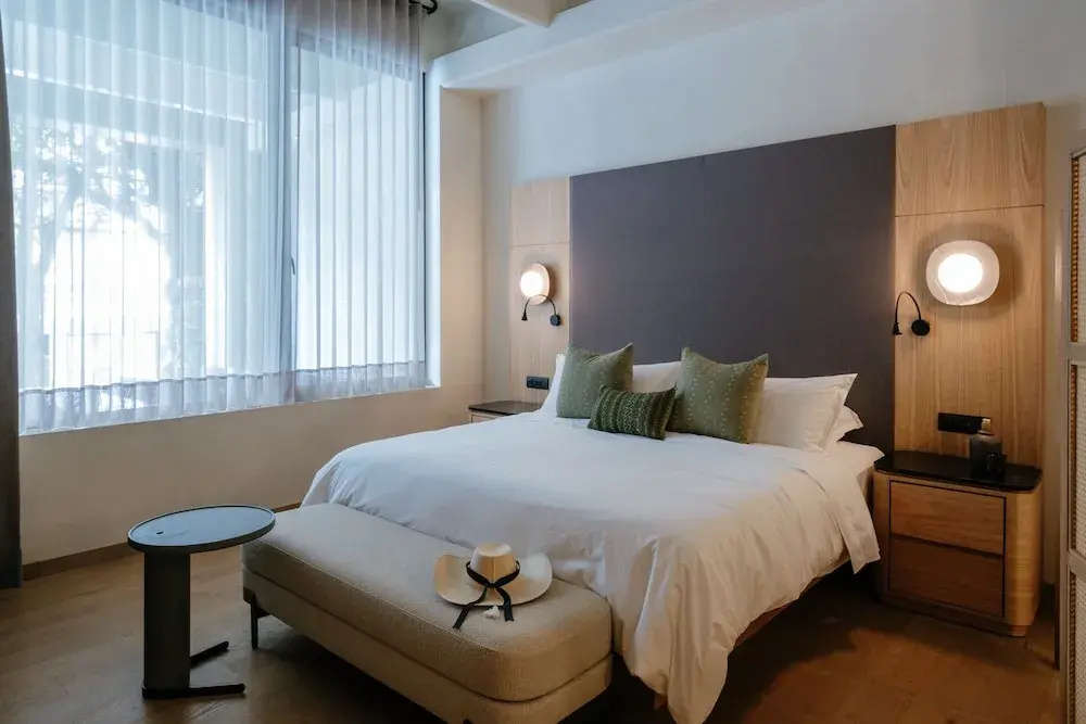Premium King Suite (City View)