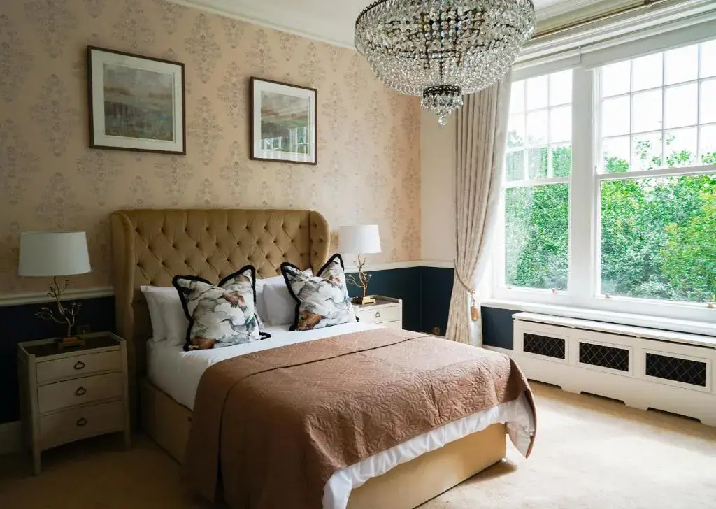 Forty Winks Guest House & Residence