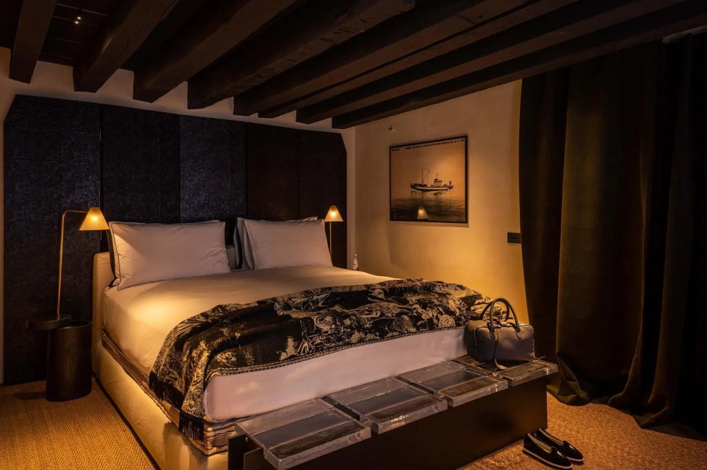 guest_rooms