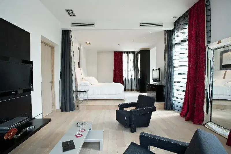 guest_rooms