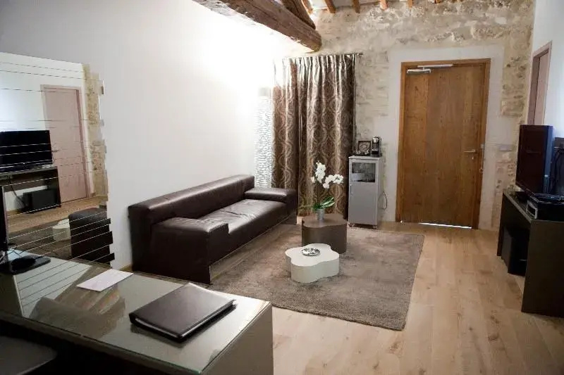 hotel_rooms