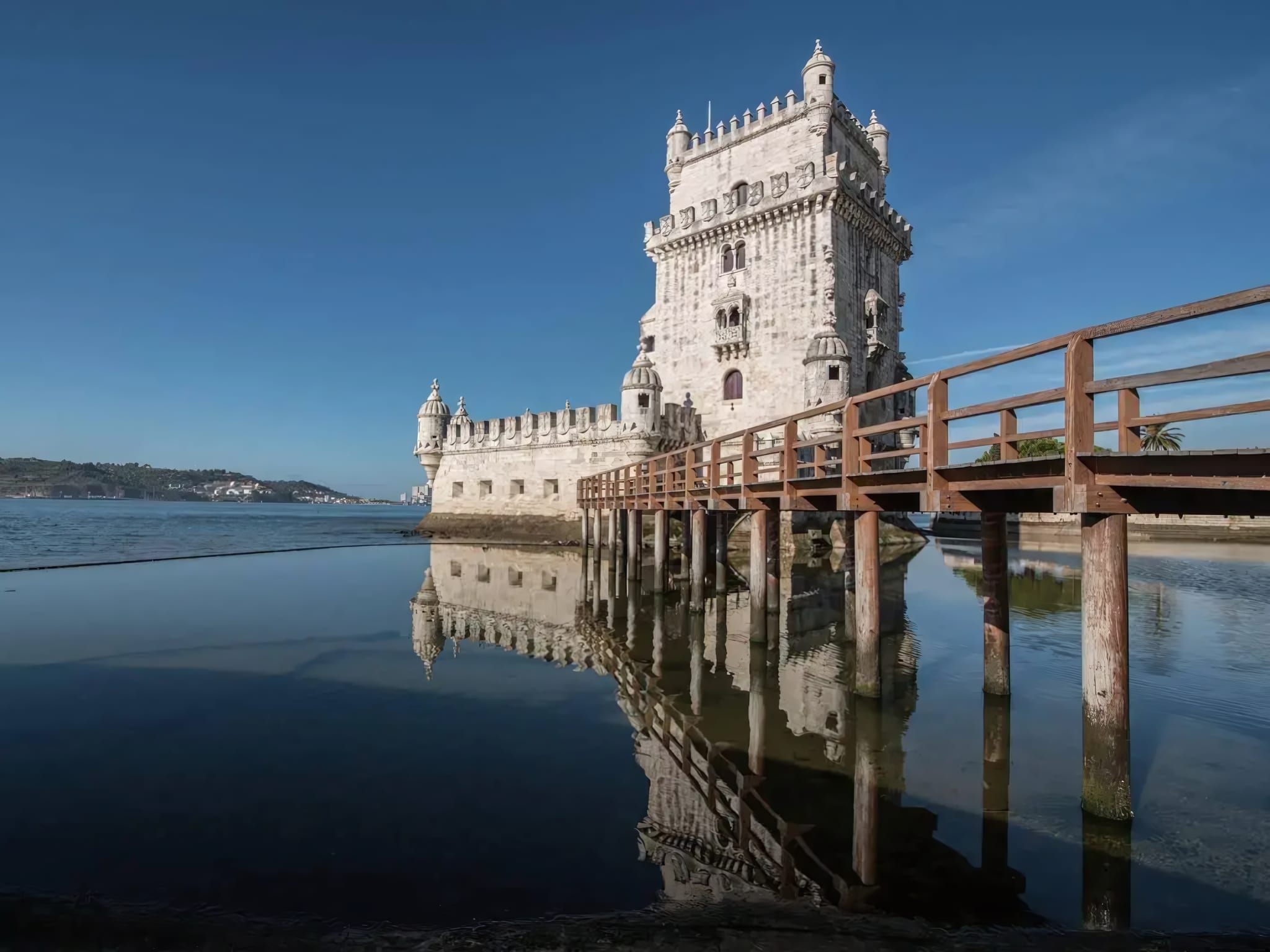 Minutes on Foot from Praça do Comércio and the Tagus River