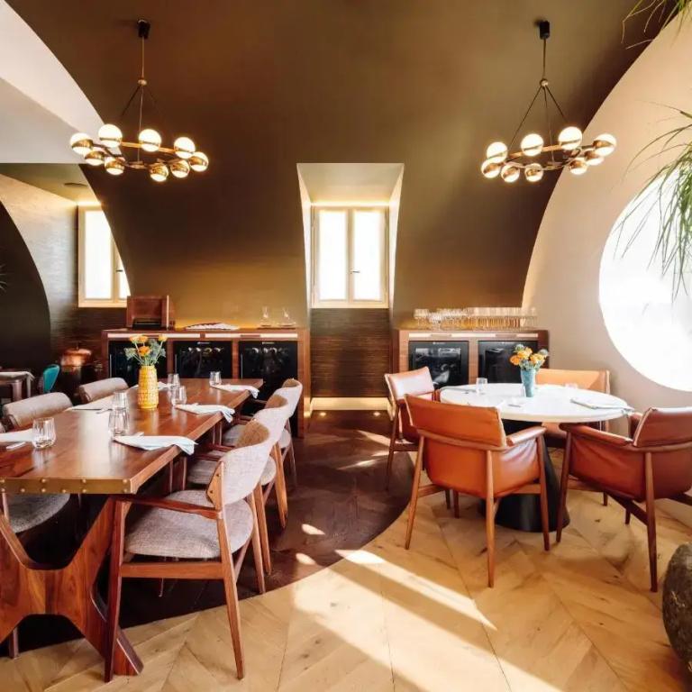 restaurant