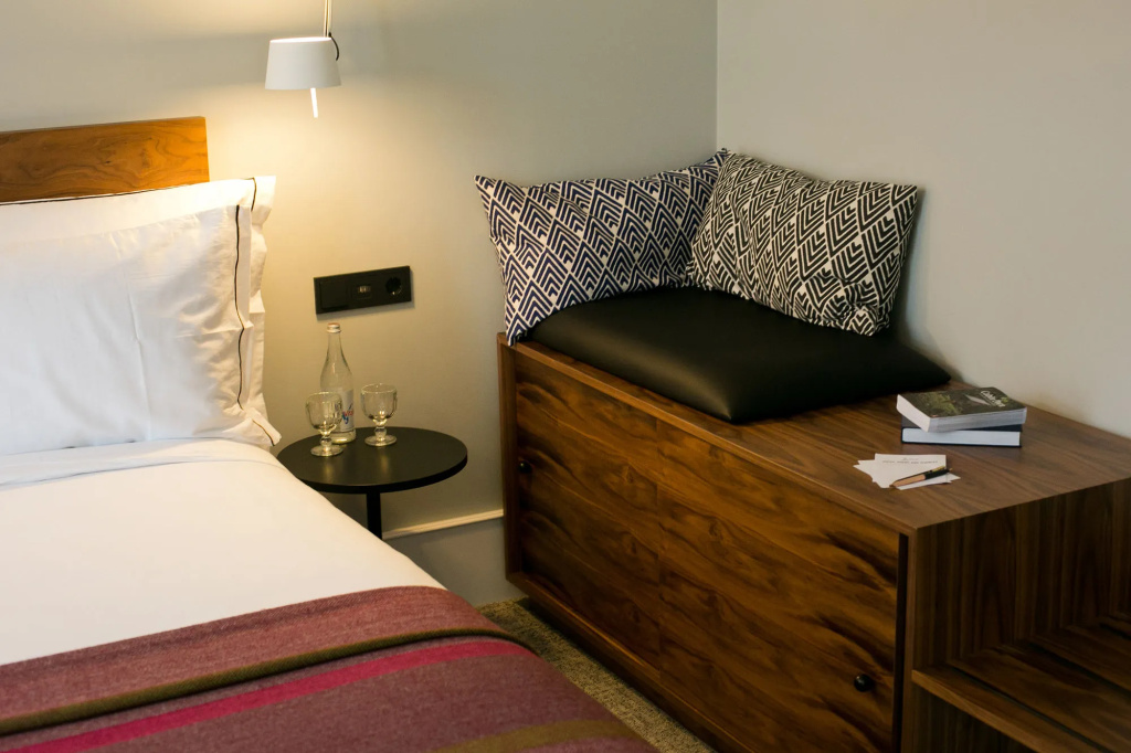 guest_rooms