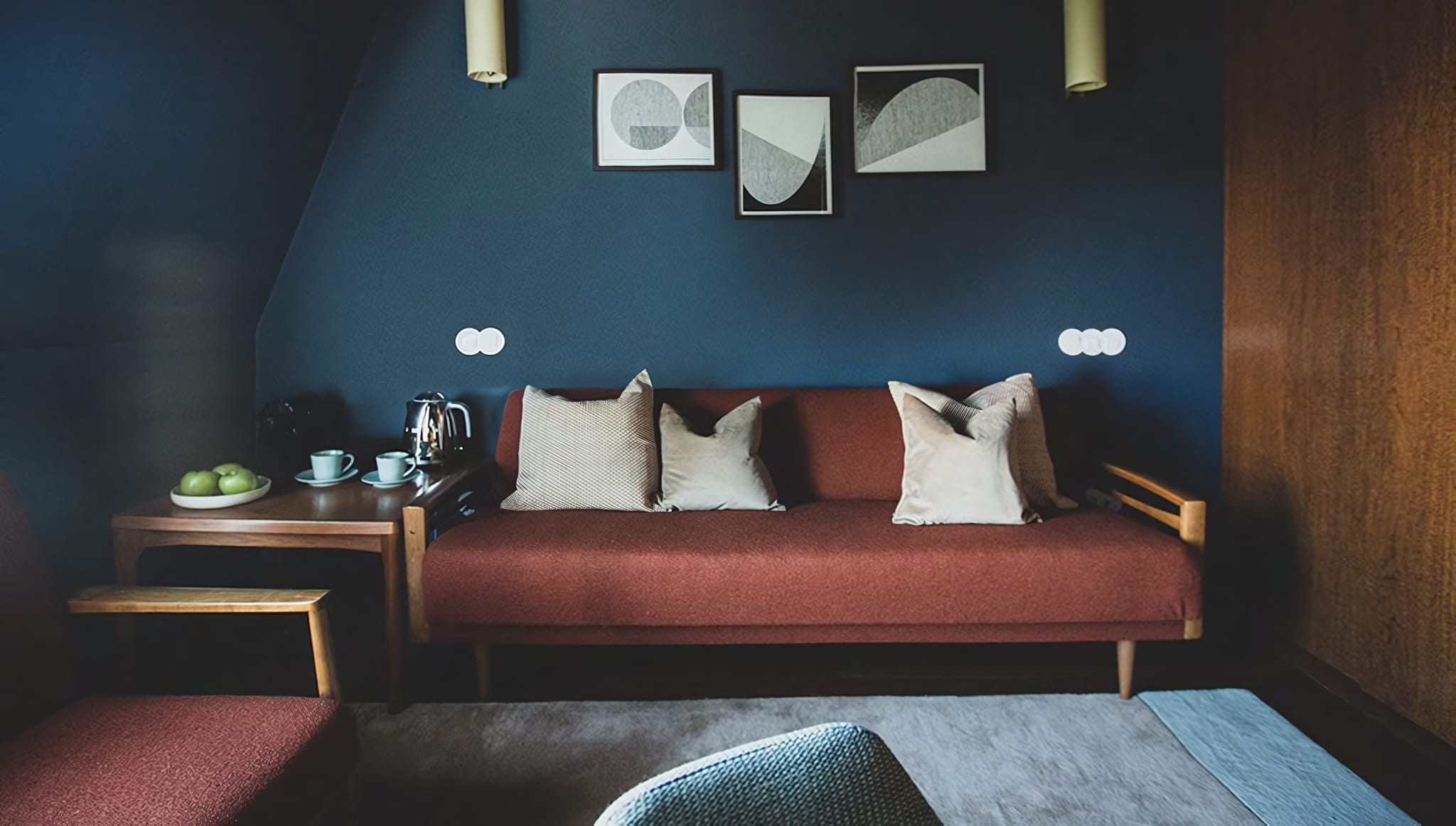 The Vintage Corner Suite