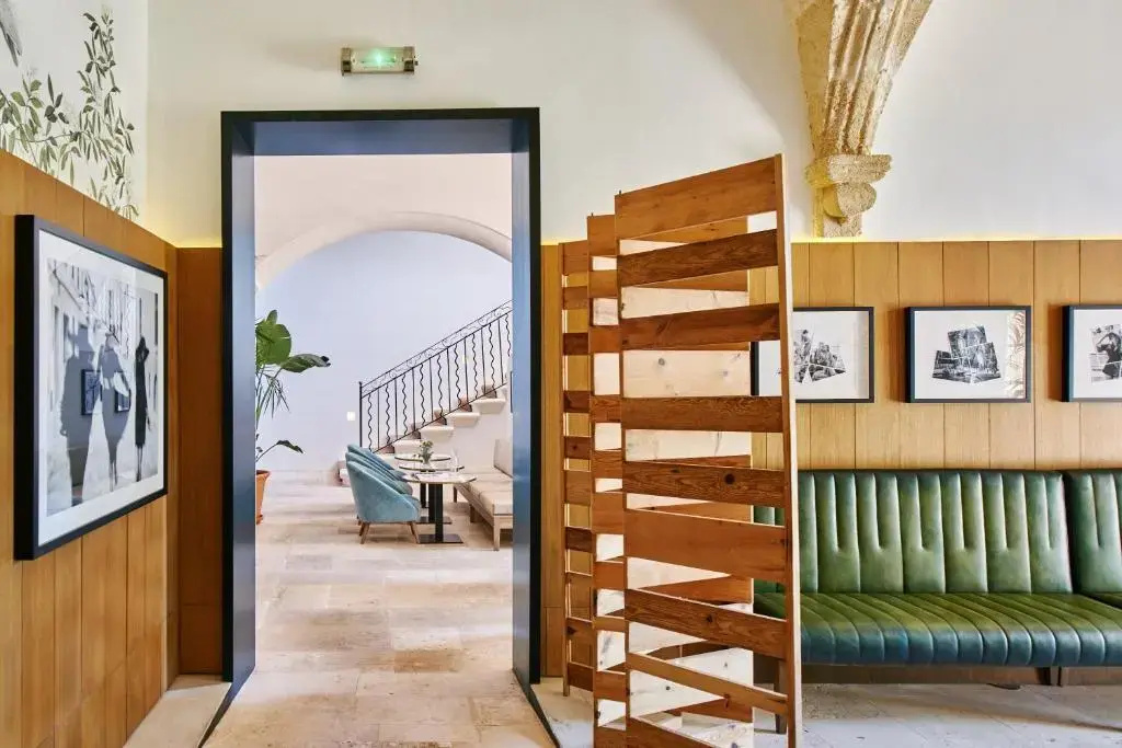 hotel_rooms