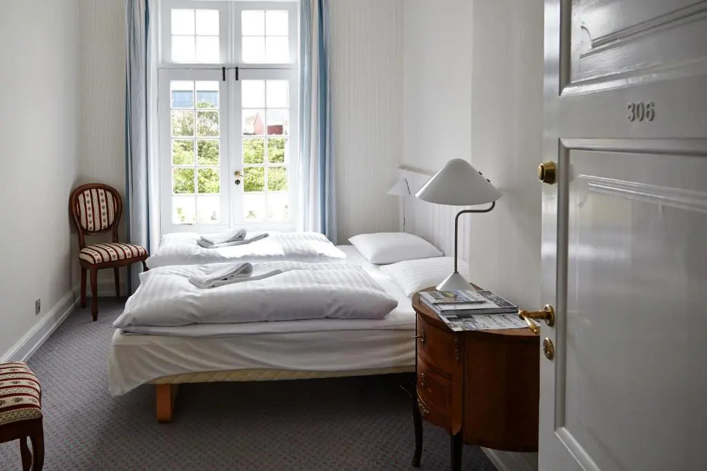 guest_rooms