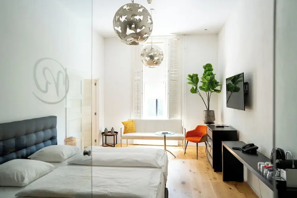 guest_rooms