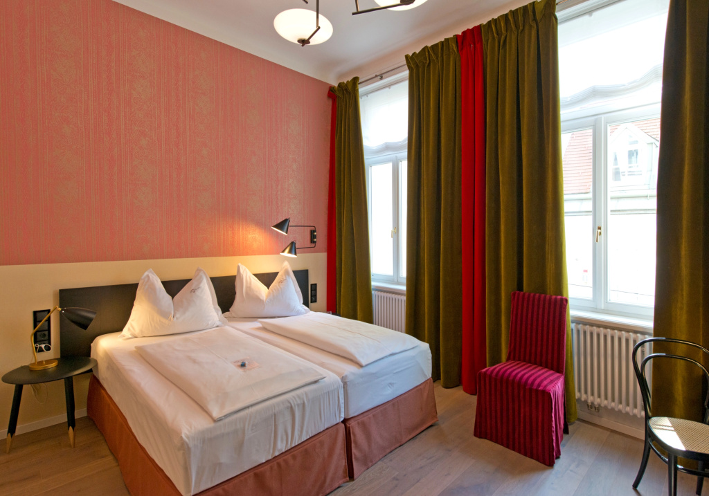 guest_rooms