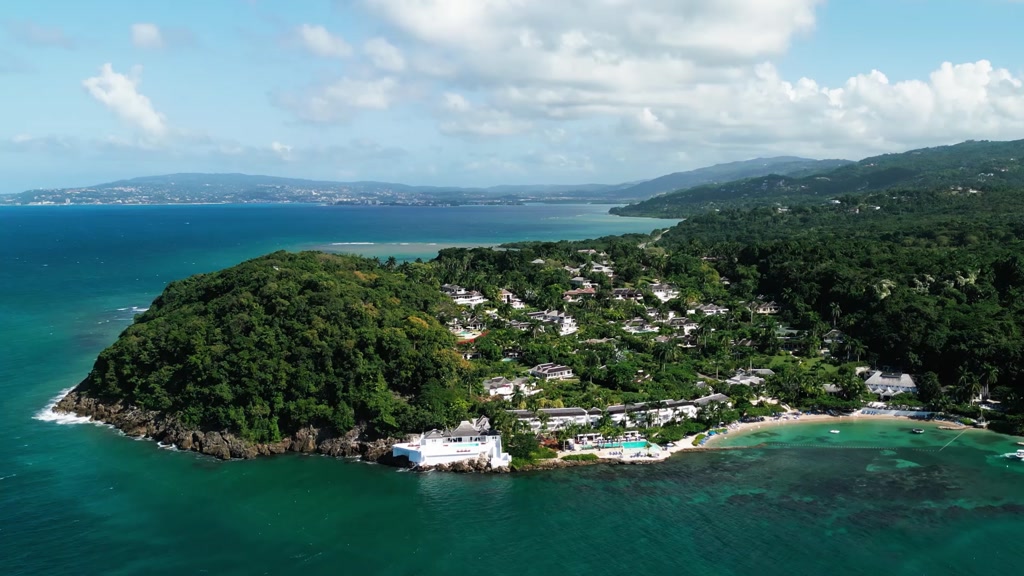 Round Hill Hotel & Villas