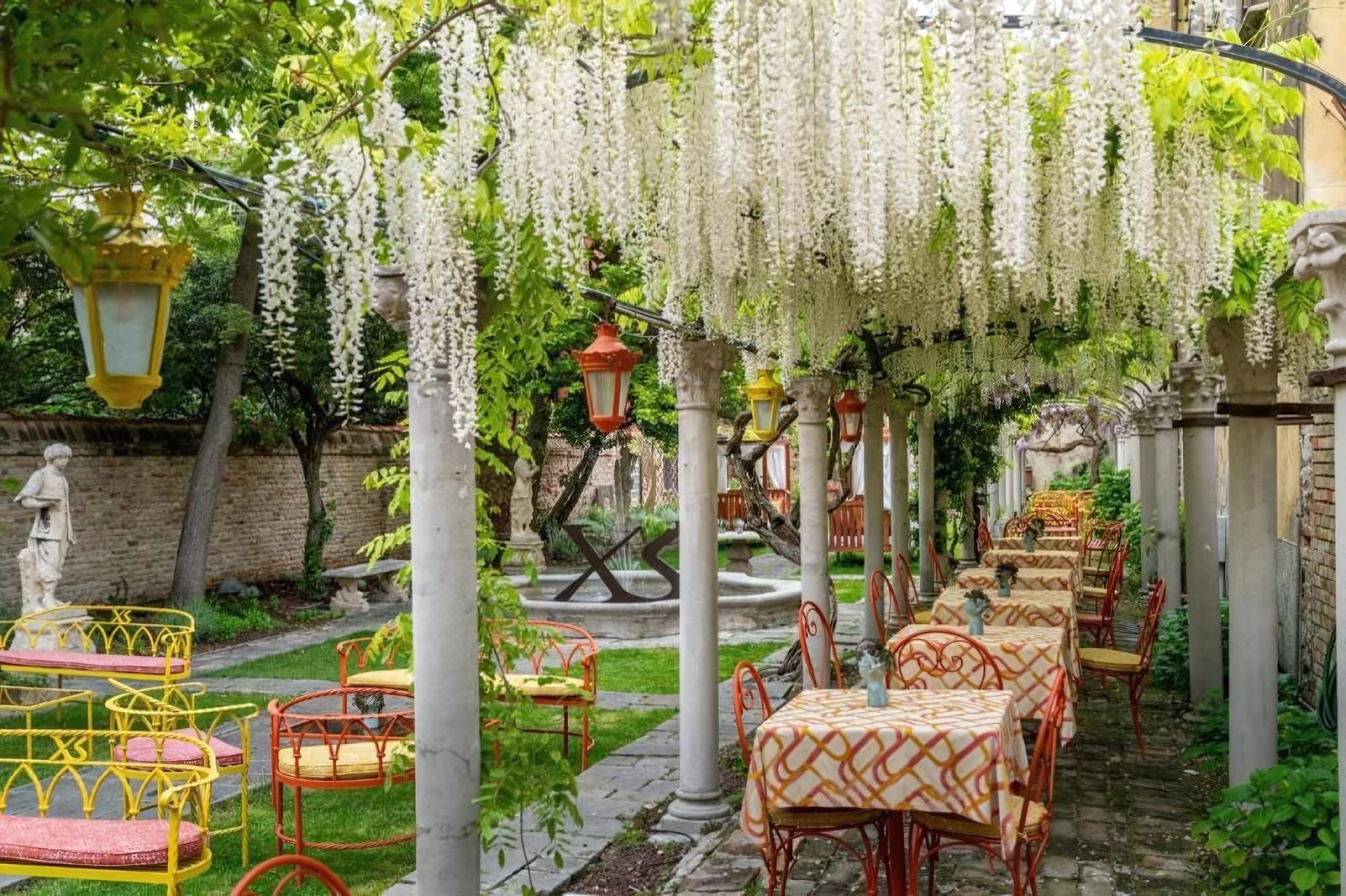 A Private Garden Retreat in Dorsoduro
