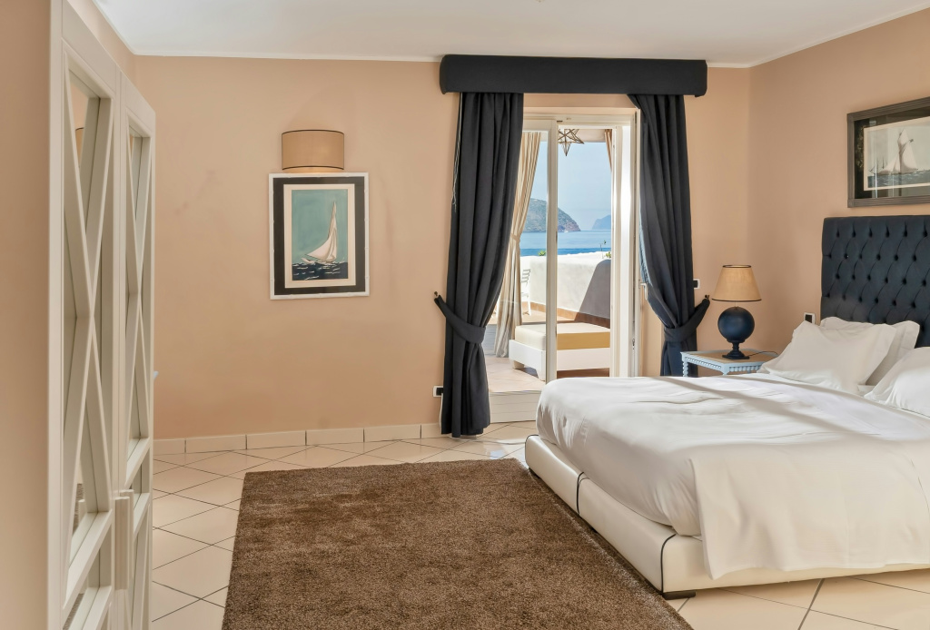 guest_rooms