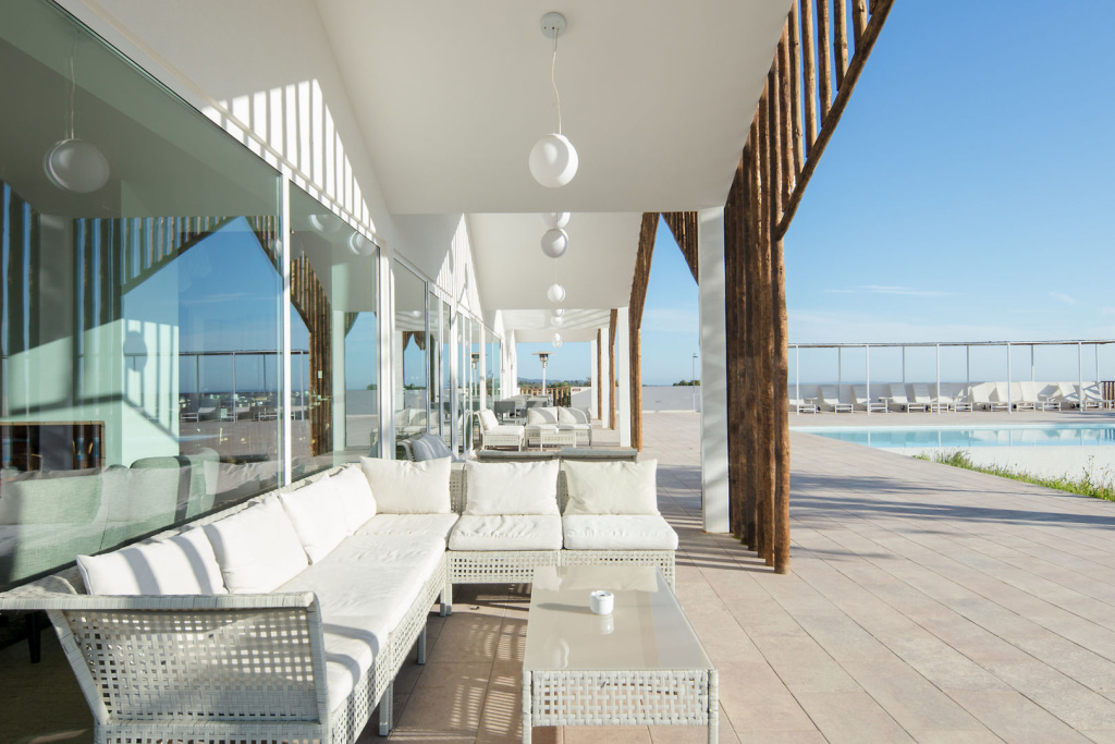 balcony