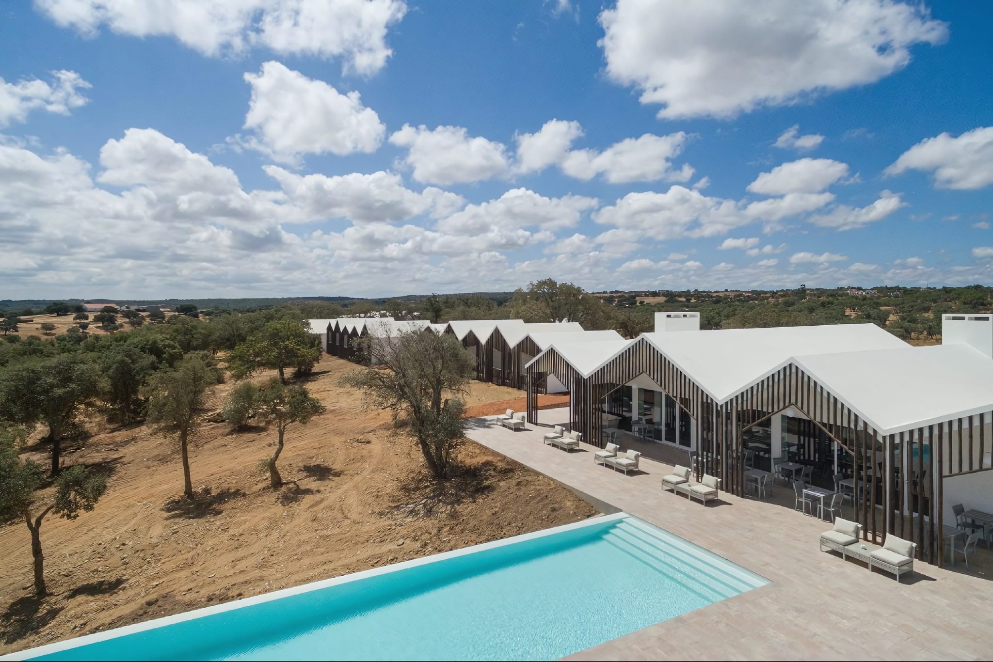 A Panoramic Pool Over the Serra de Grândola