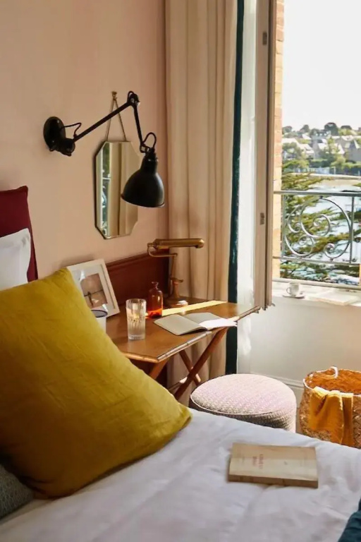 guest_rooms