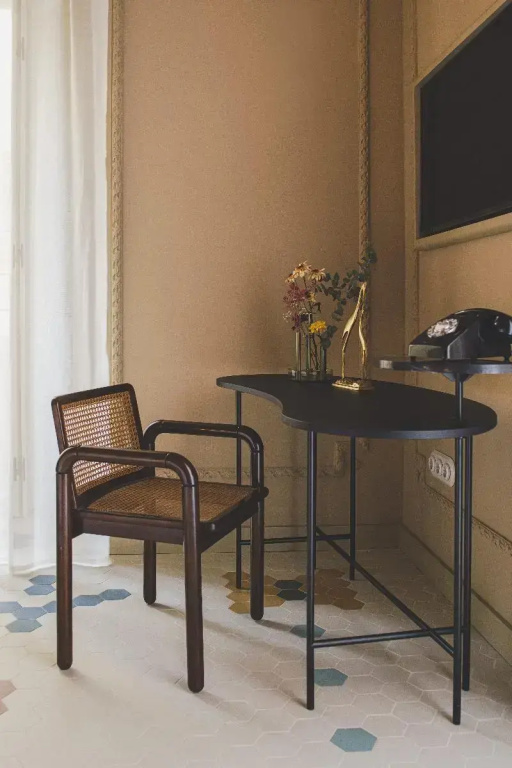 hotel_rooms