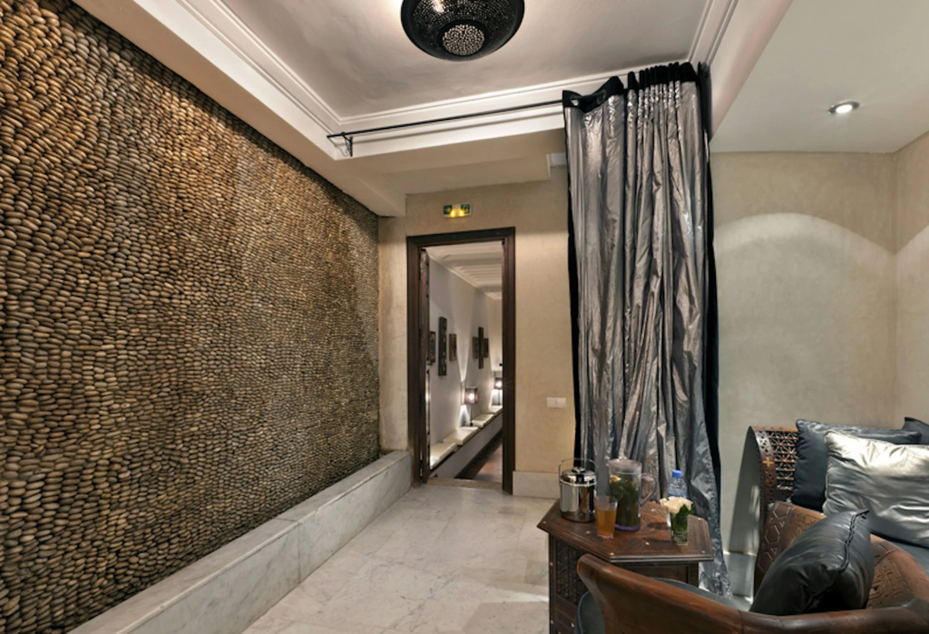 hotel_rooms