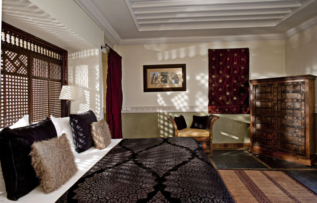 hotel_rooms