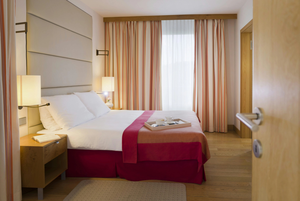 guest_rooms