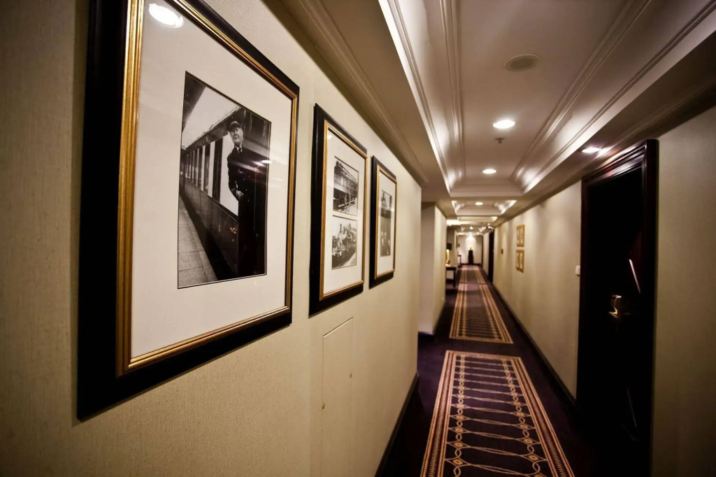 hotel_rooms