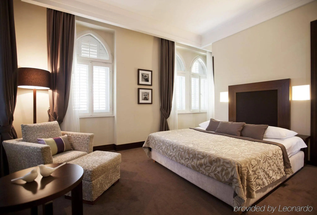 guest_rooms