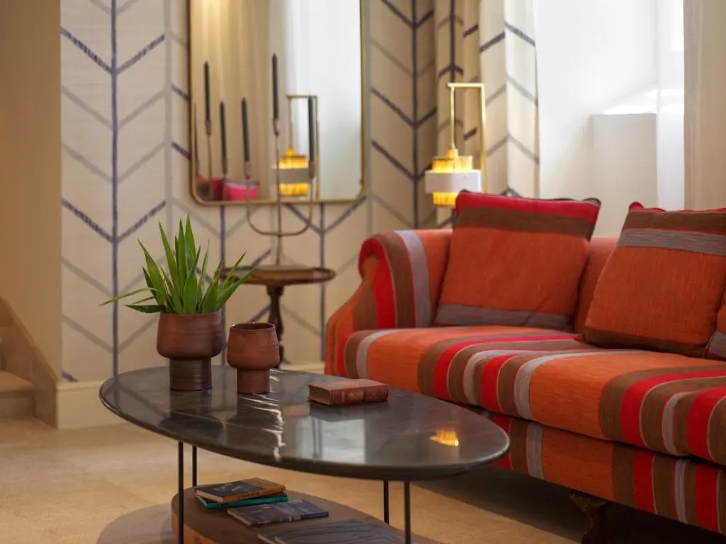 hotel_rooms