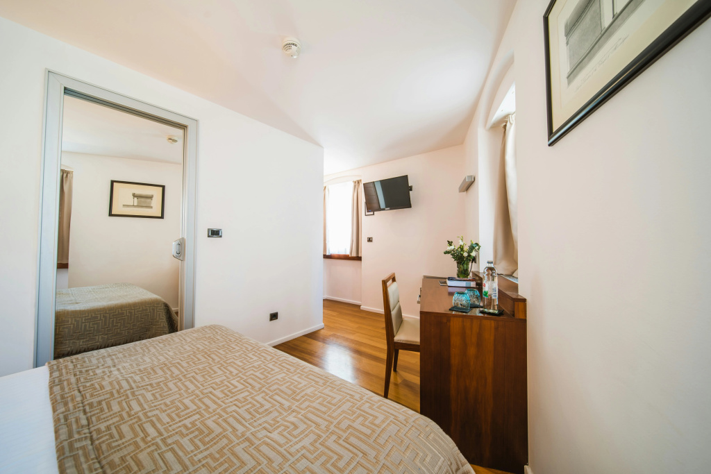 guest_rooms