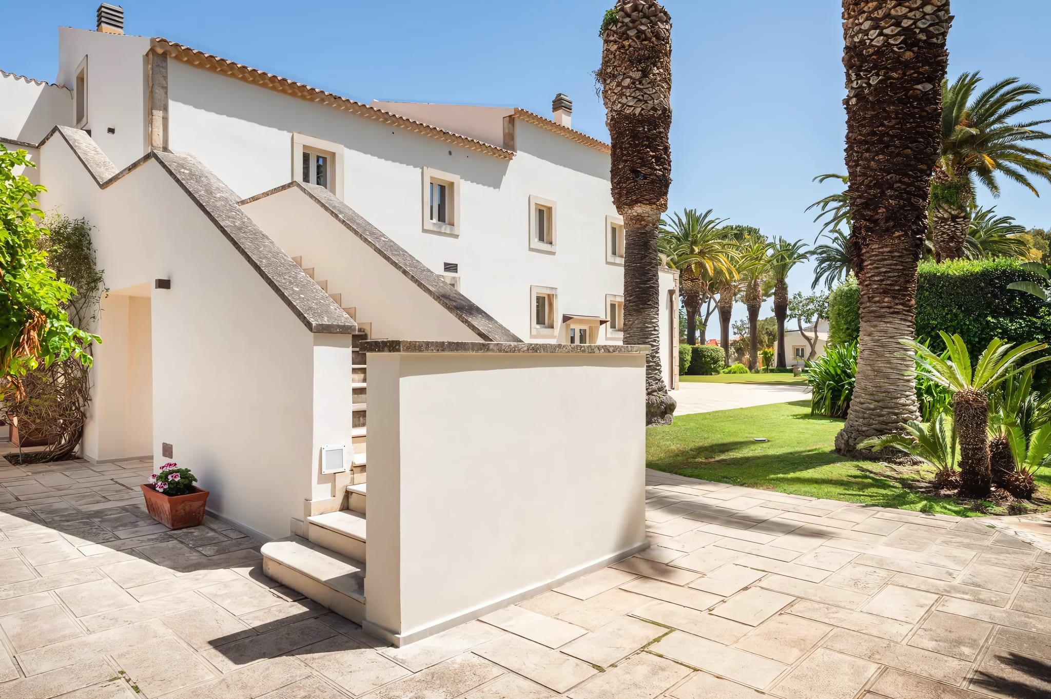 A Restored 17th-Century Noble Villa