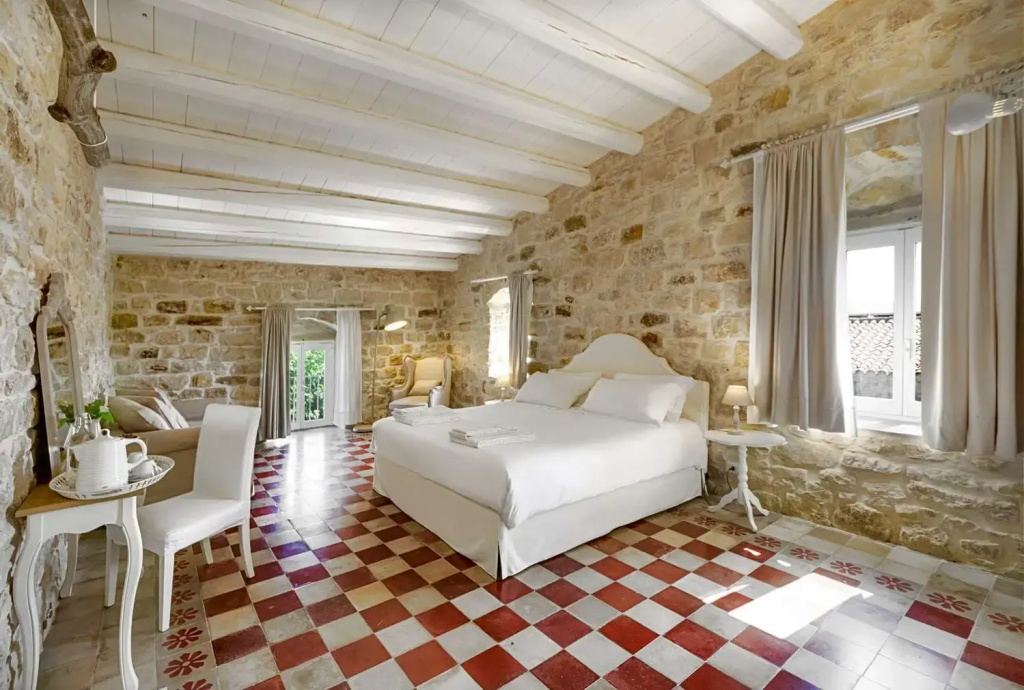 guest_rooms
