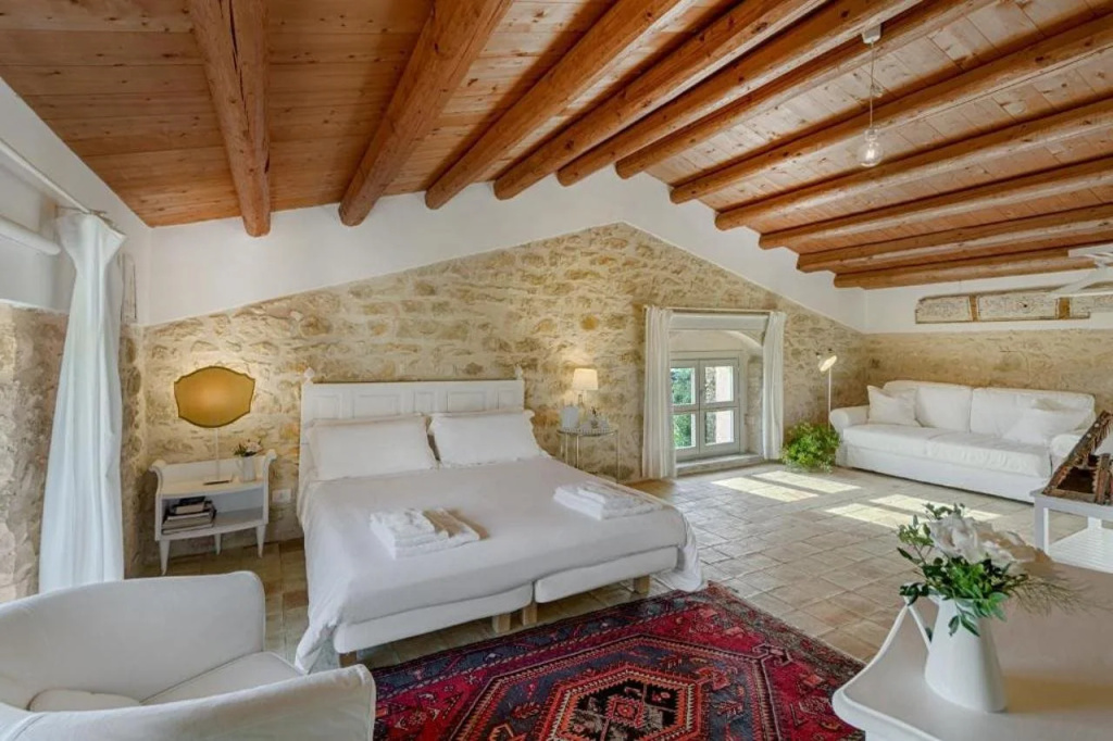 guest_rooms