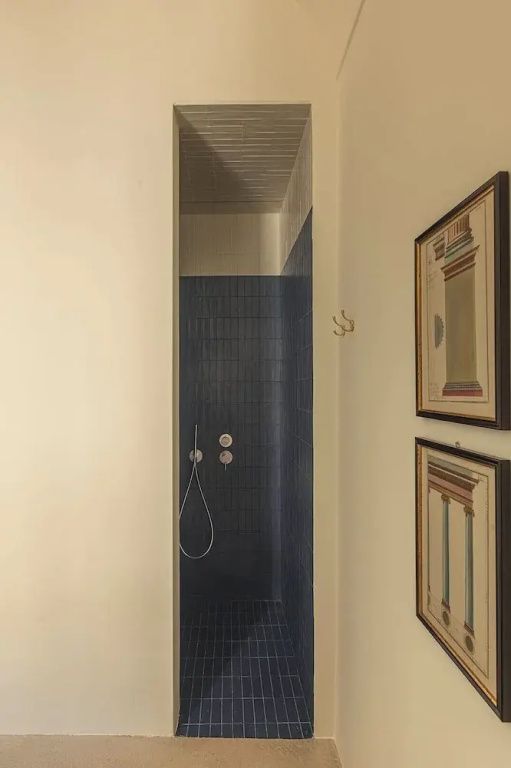 hotel_rooms