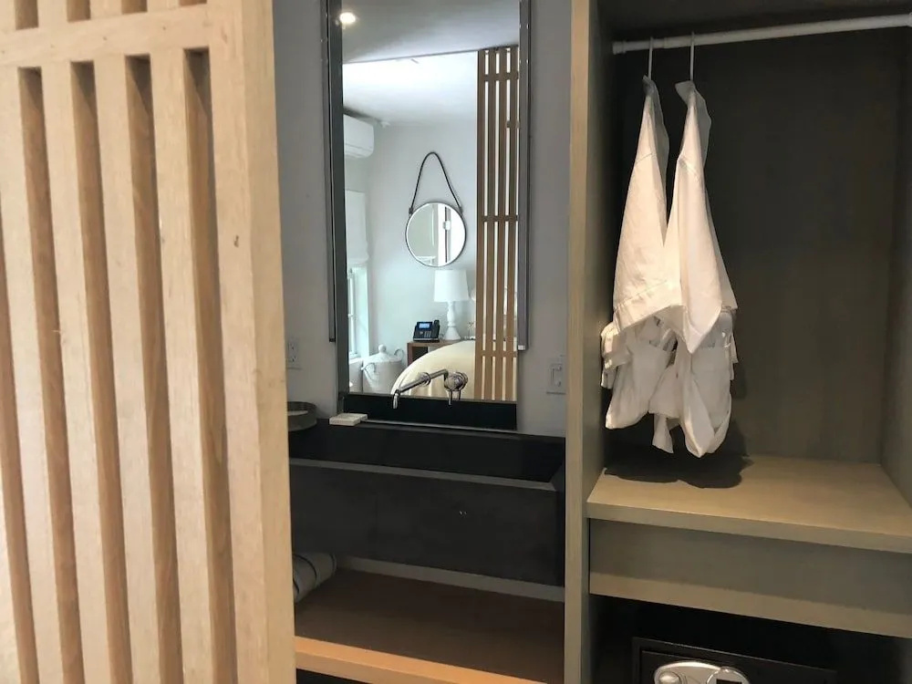 guest_rooms