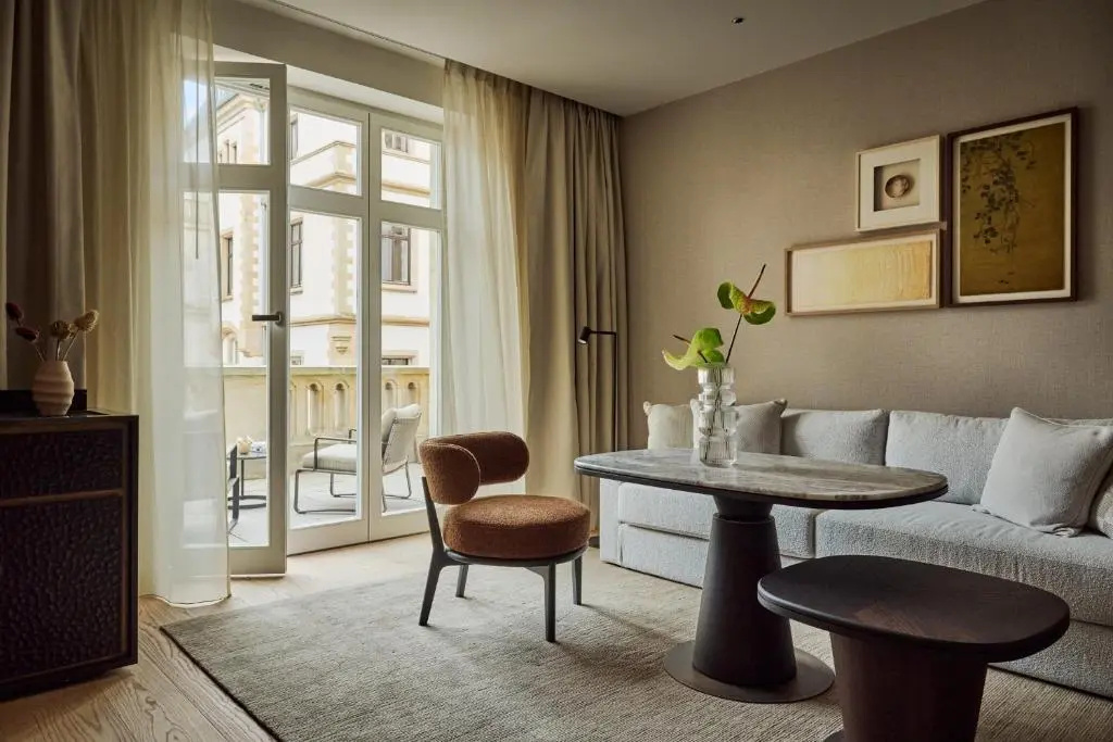 hotel_rooms