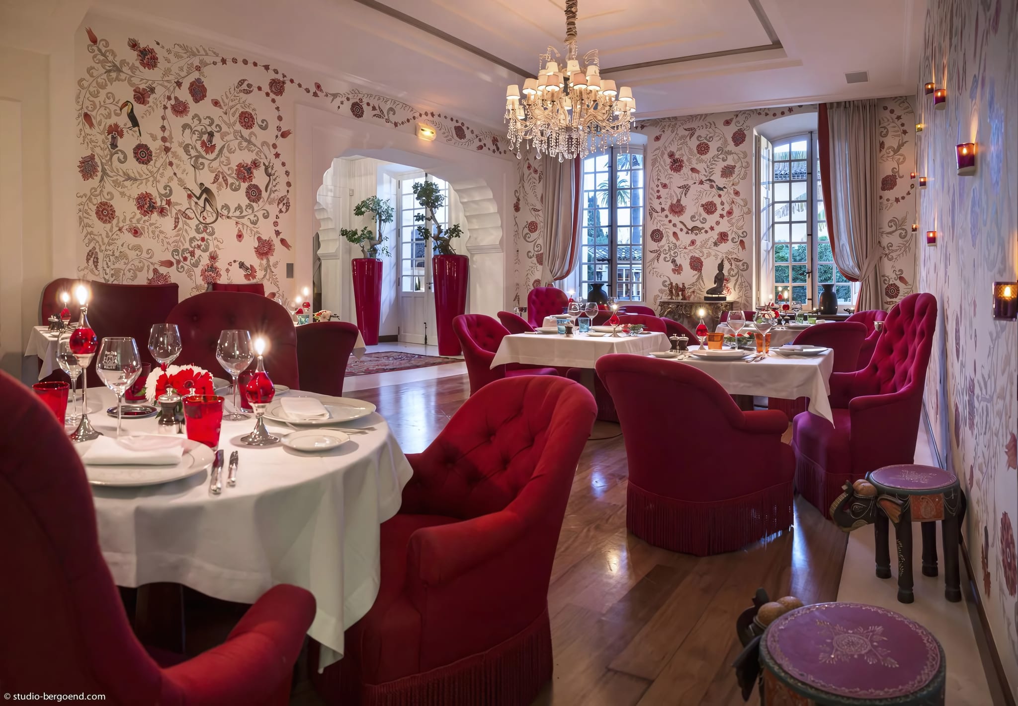Dolceva, the Poolside Italian Table