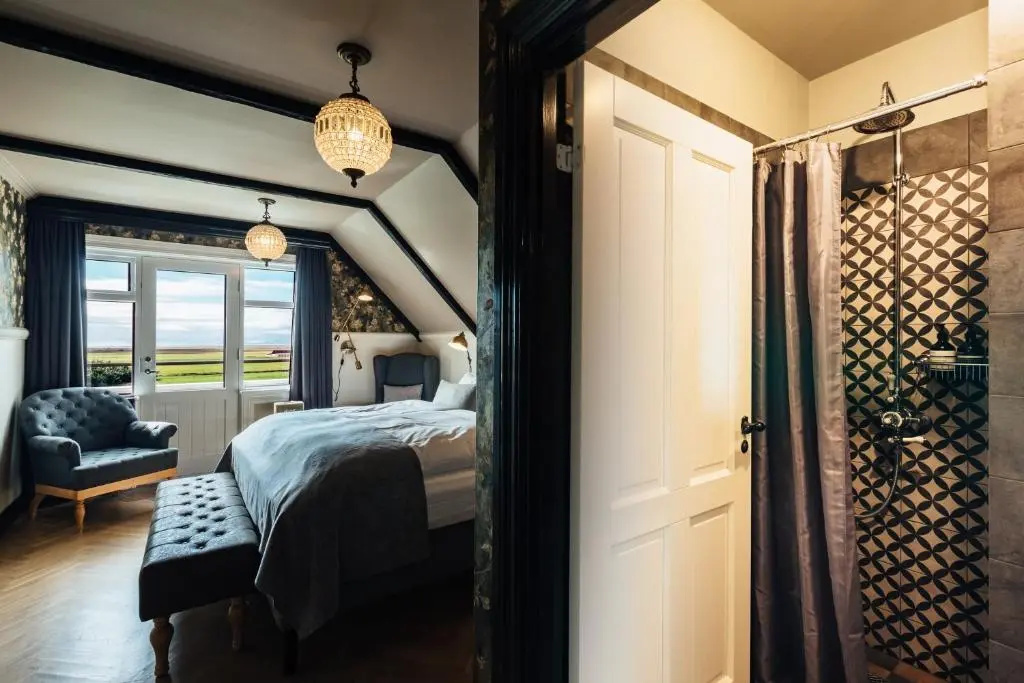 guest_rooms