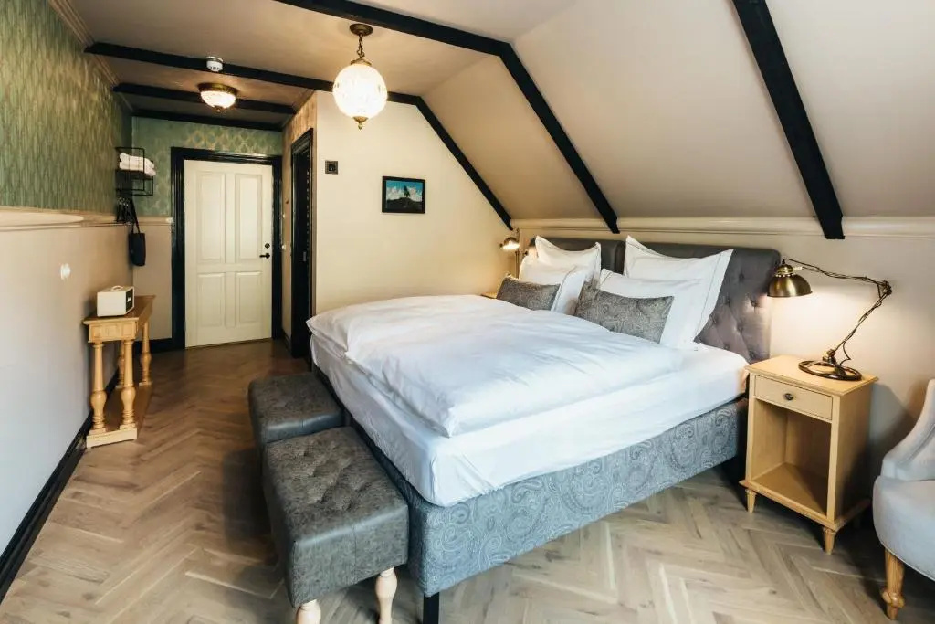 guest_rooms