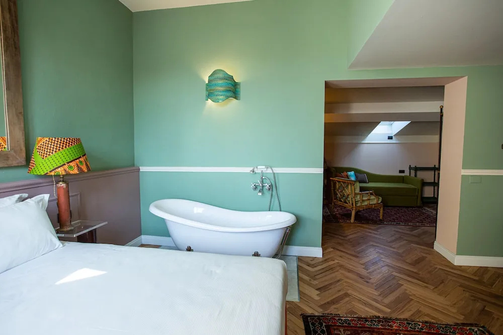 guest_rooms