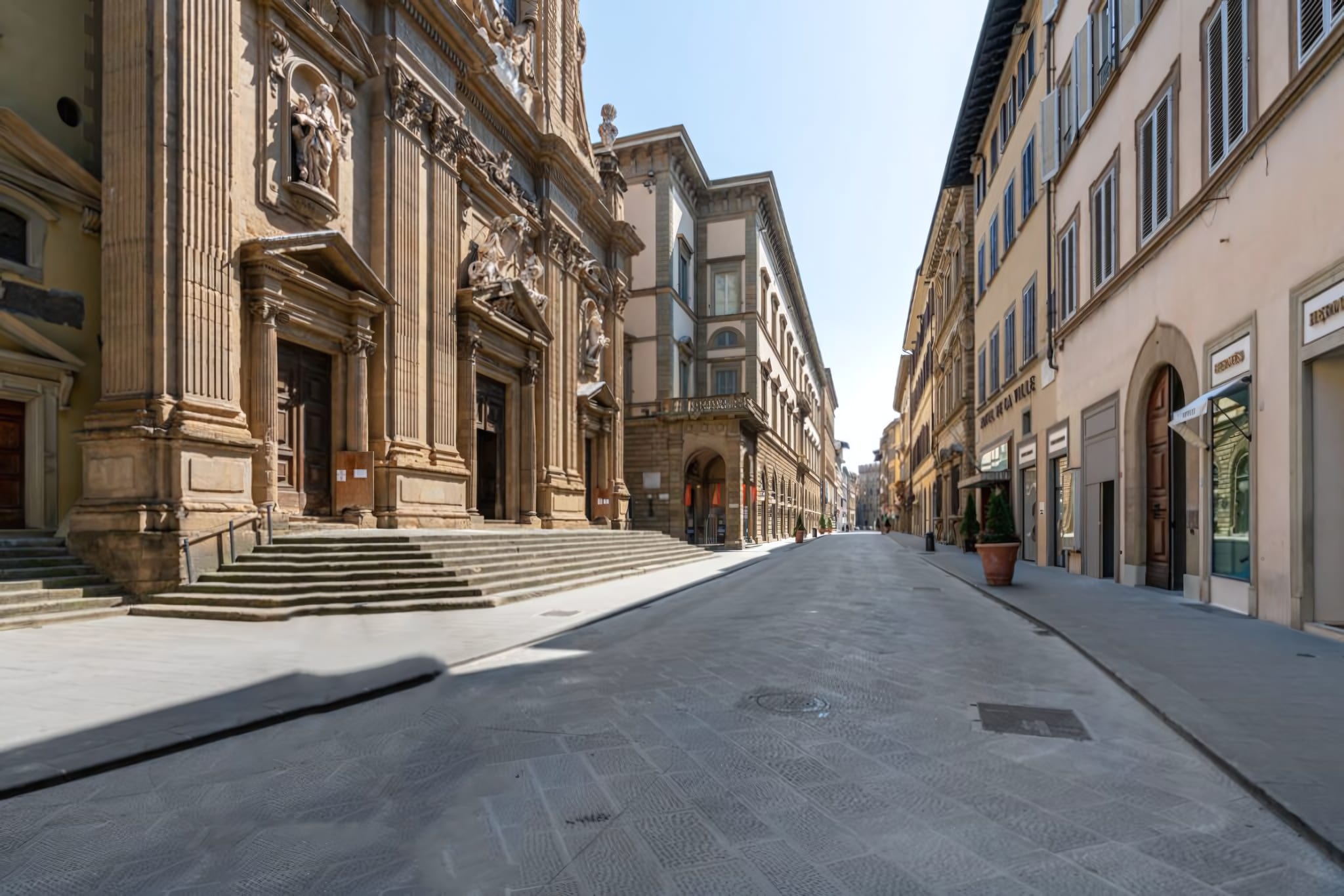 Steps from Via Tornabuoni's Boutiques