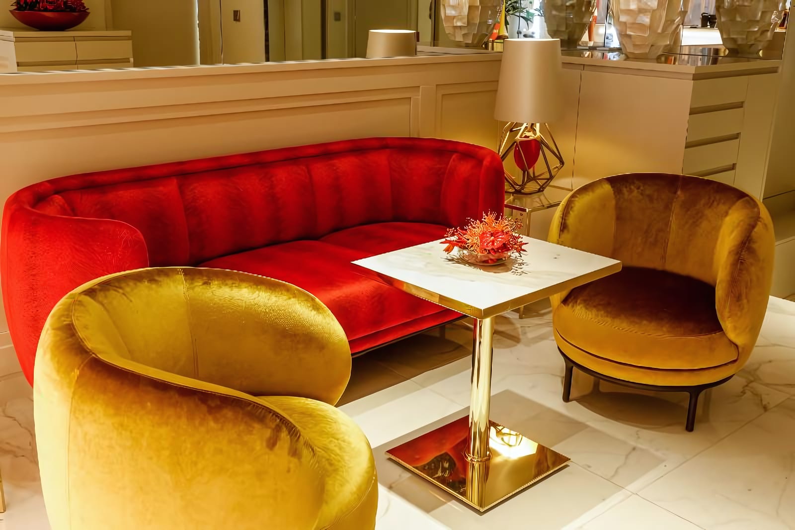 Golden Cosiness at the Tyrol Lounge