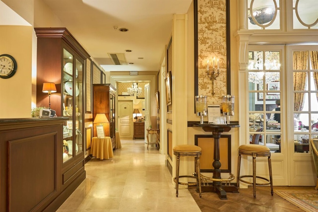lobby