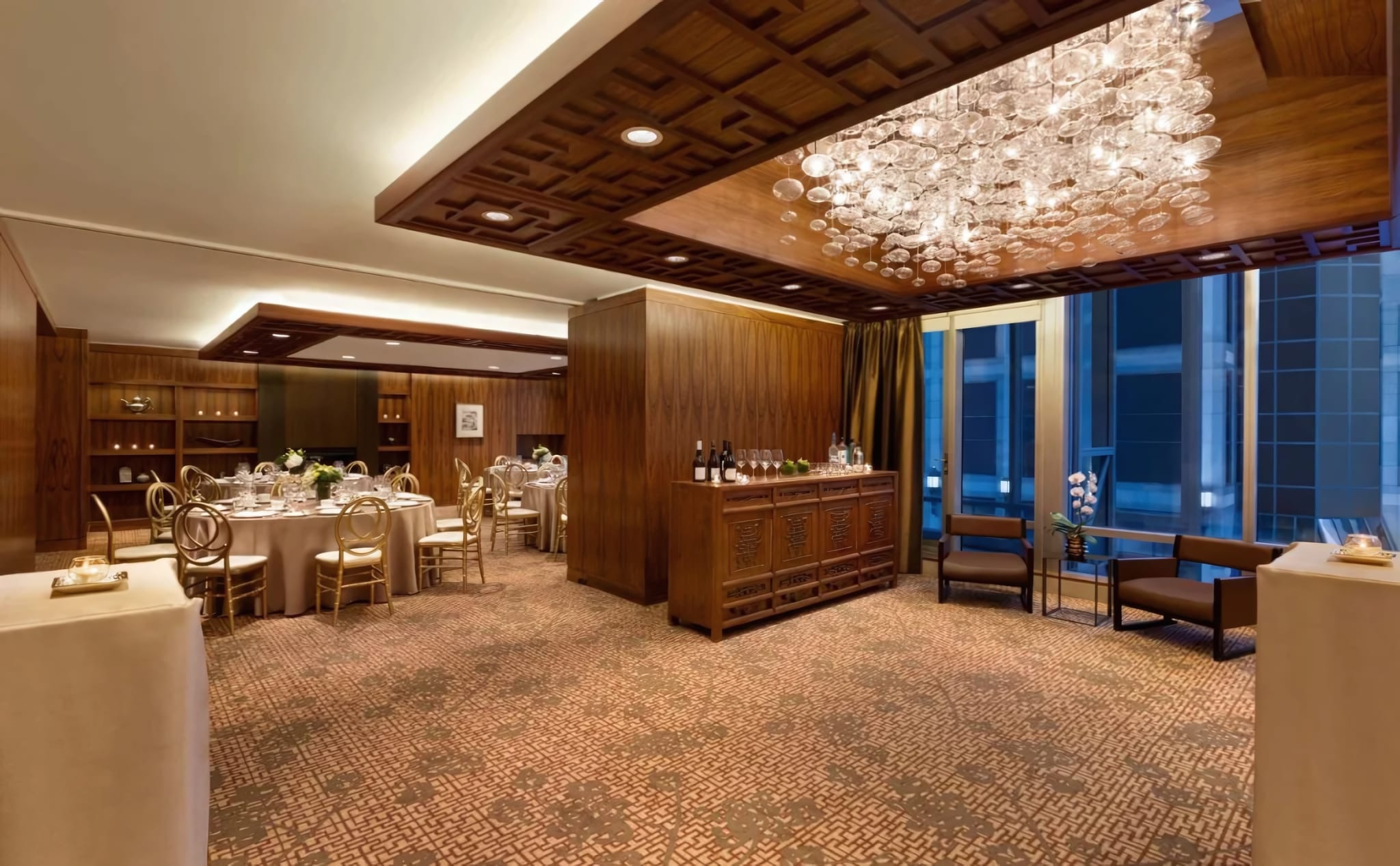 Signature Restaurant and Lounge
