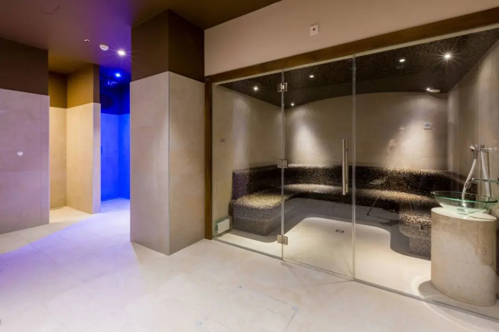 hotel_rooms