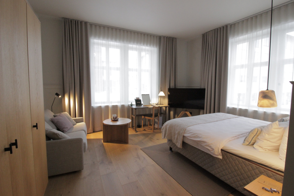 guest_rooms