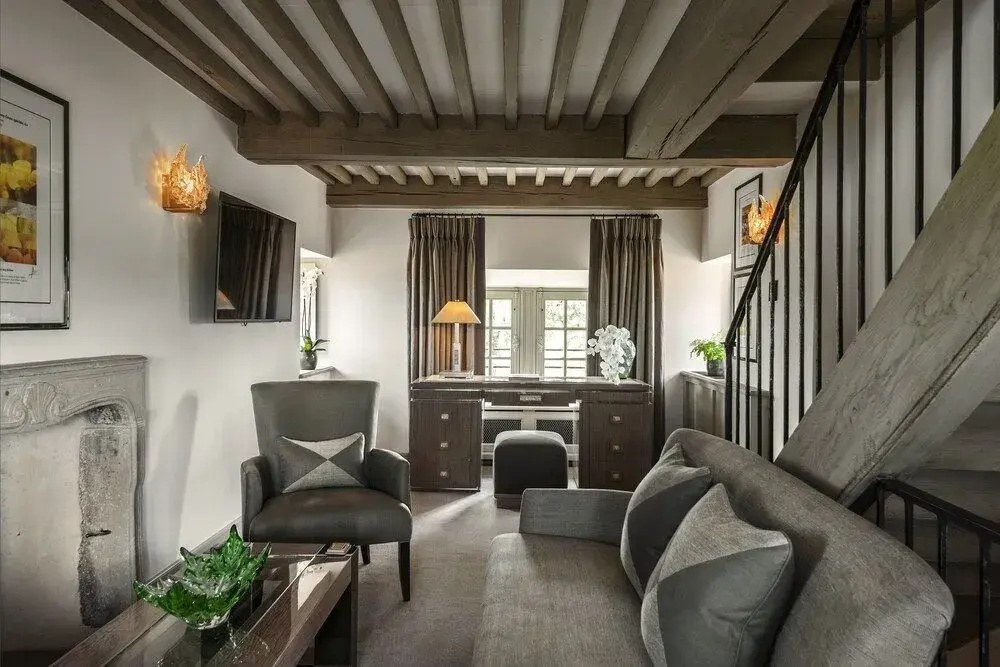 hotel_rooms