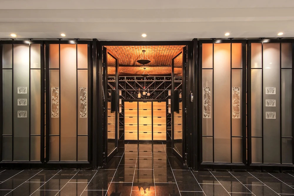 hotel_rooms